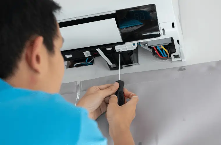 ما أسباب ضعف تبريد المكيف في أجواء المدينة الحارة؟